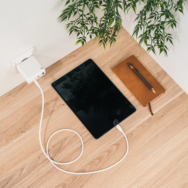 Aqiila Silicon USB-C/Lightni. 2.0 30W 2m Charging cable 