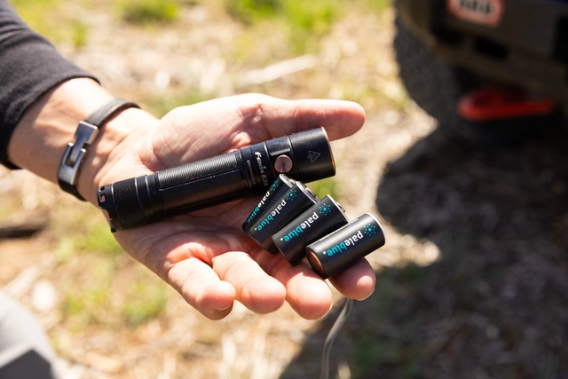 Pale Blue CR123 Rechargeable Batteries 4-Pack, including Charging Cable 