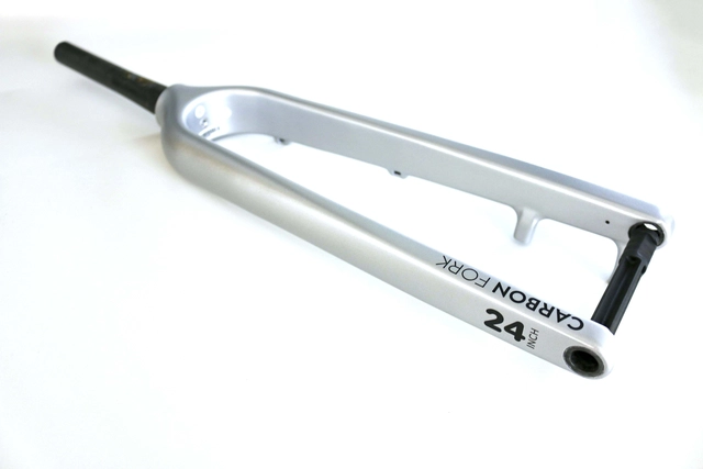 Gaffel Woom OFF Carbon 24" 1"-1 1/8" baby taper, 100x15mm 