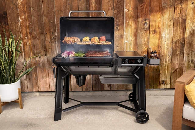 Traeger Woodridge 