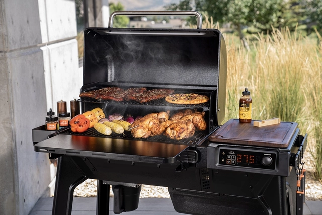 Traeger Woodridge 