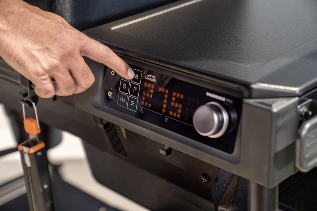 Traeger Woodridge Pro 