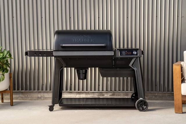 Traeger Woodridge Pro 