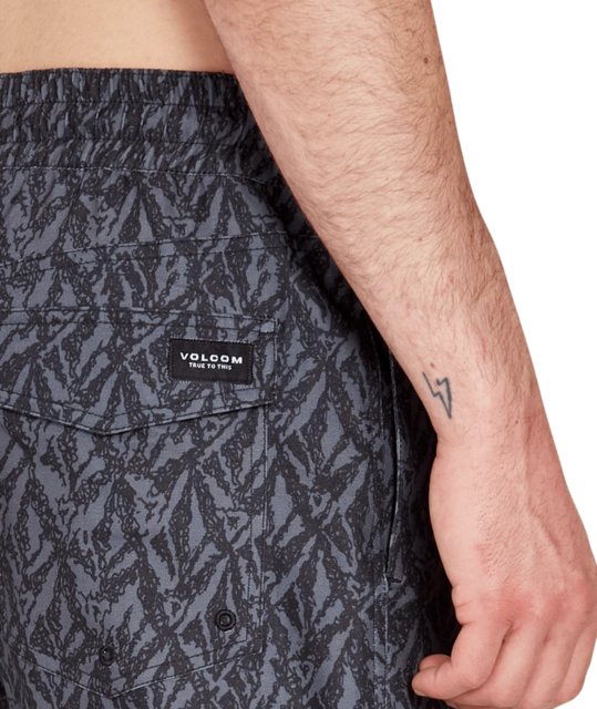 Volcom FA J Hager Trunk 17 Black - M 
